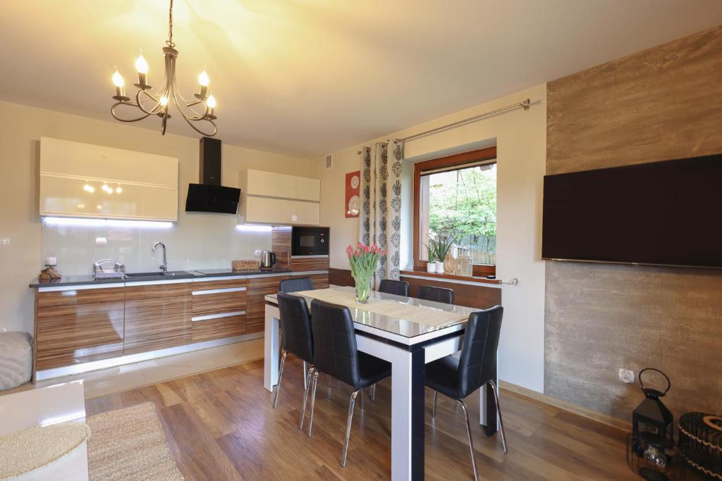 Kuchyňa alebo kuchynka v ubytovaní APARTAMENT "NA MOCARNI"