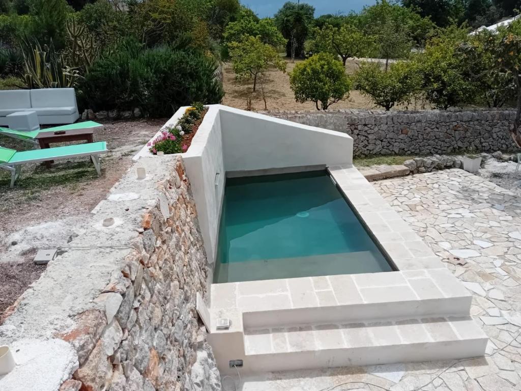 Bazén v ubytování Torre Marinella nebo v jeho okolí