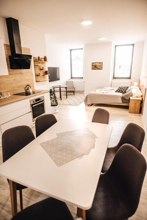 Hotel Forea - Sala Familiar Con Baño Privado