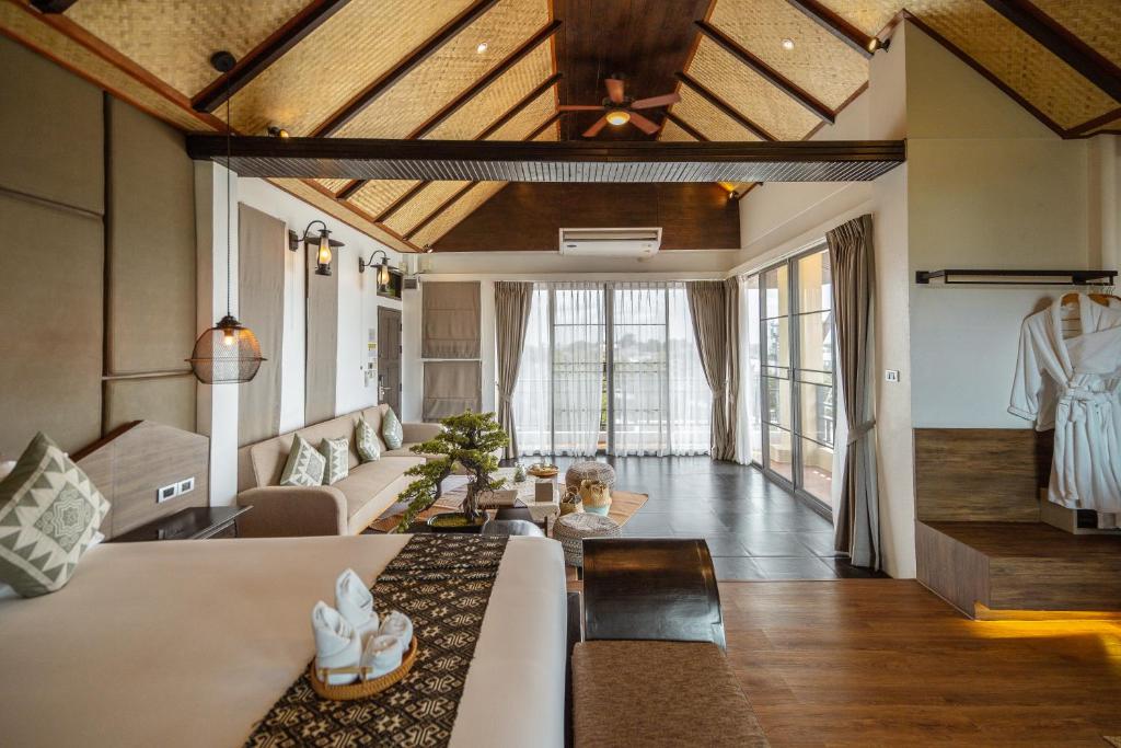 THEE Kashatharn by TH District - Resim 3