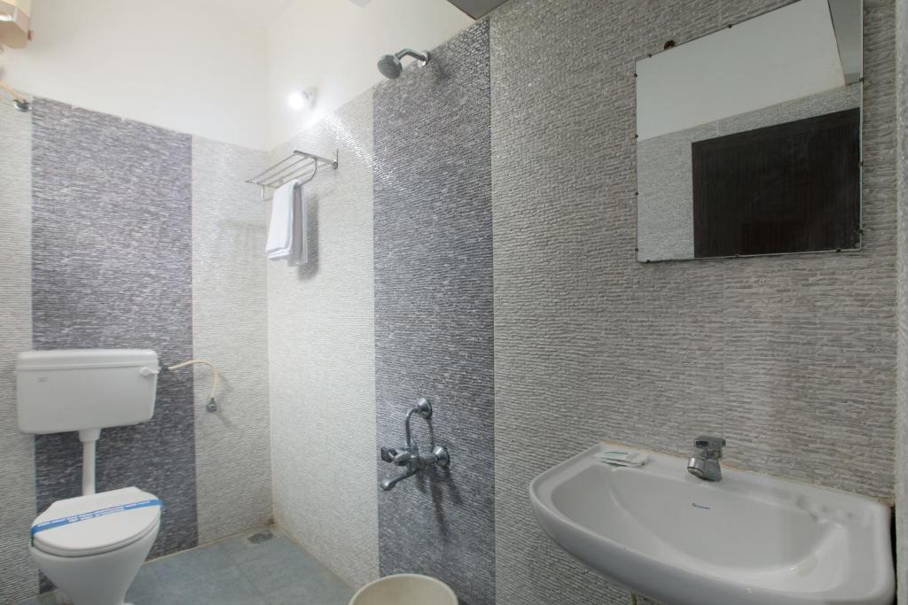 Sai Residency - Camera Familiare Con Bagno In Comune