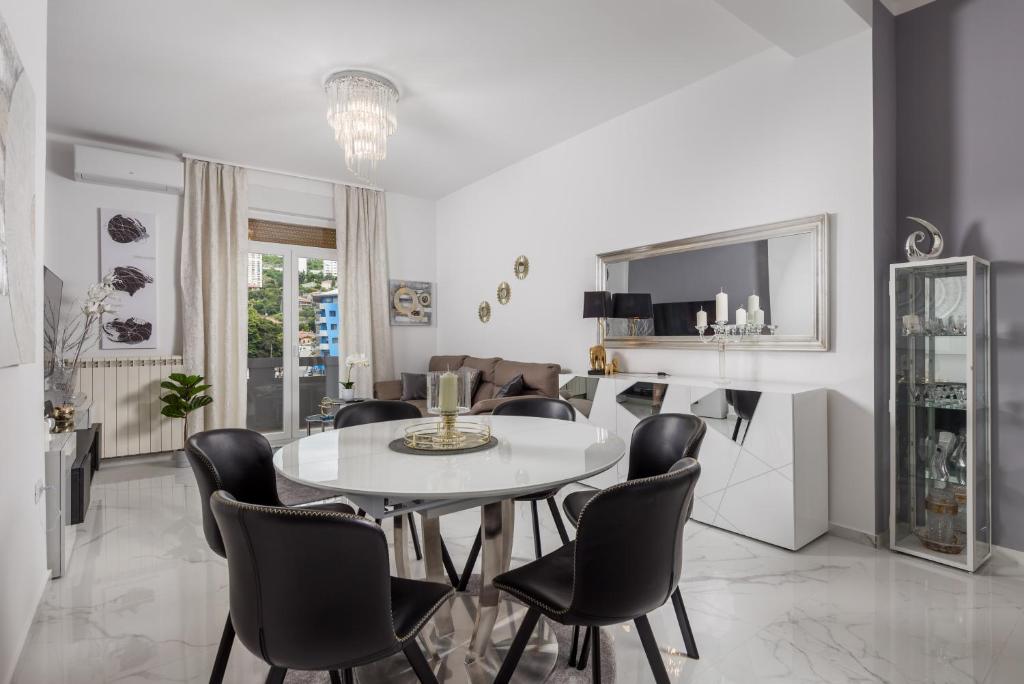 Sugar Palace Apartment