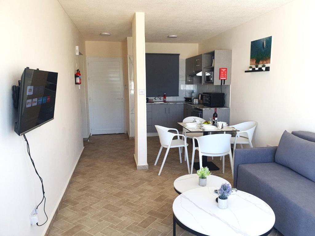 Leucolla Hill & Sea - Apartment With Balcony