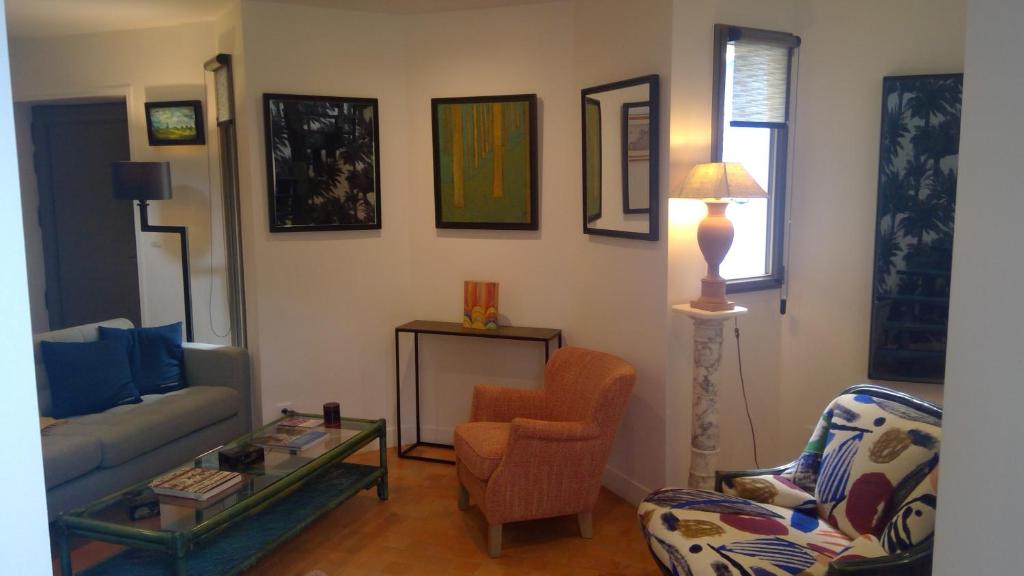 Posezení v ubytování L'Atelier