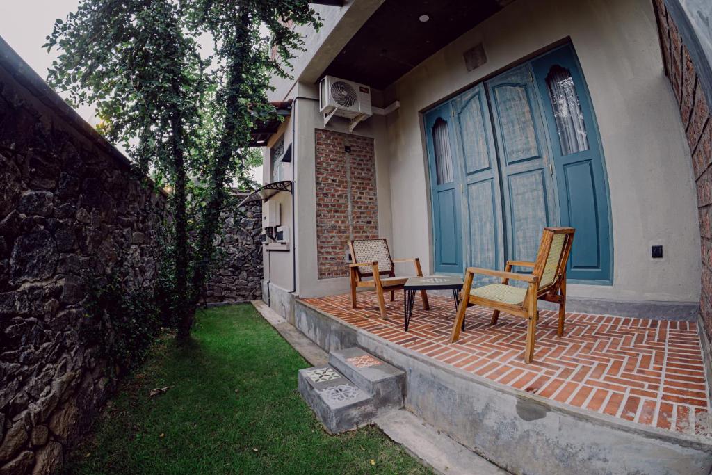 Still Waters Artistry - 18