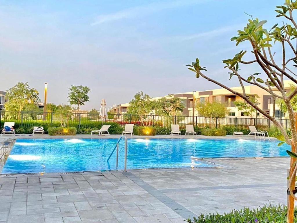 Bazén v ubytování 5 bedroom Villa - Dubai Hills nebo v jeho okolí