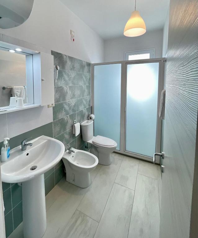 Koupelna v ubytování Leverblu House