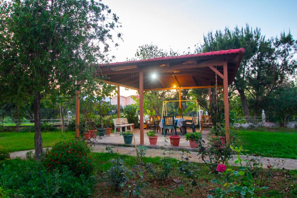 Zahrada ubytování Avouris Studios