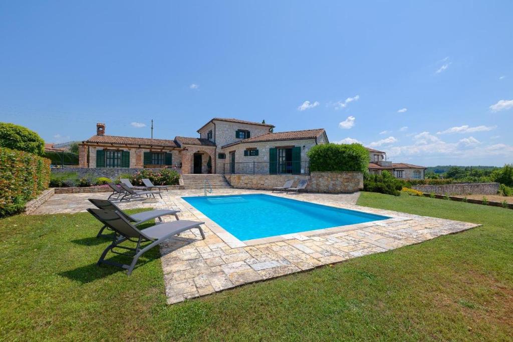 Villa Leopoldo by Istrian Country Houses