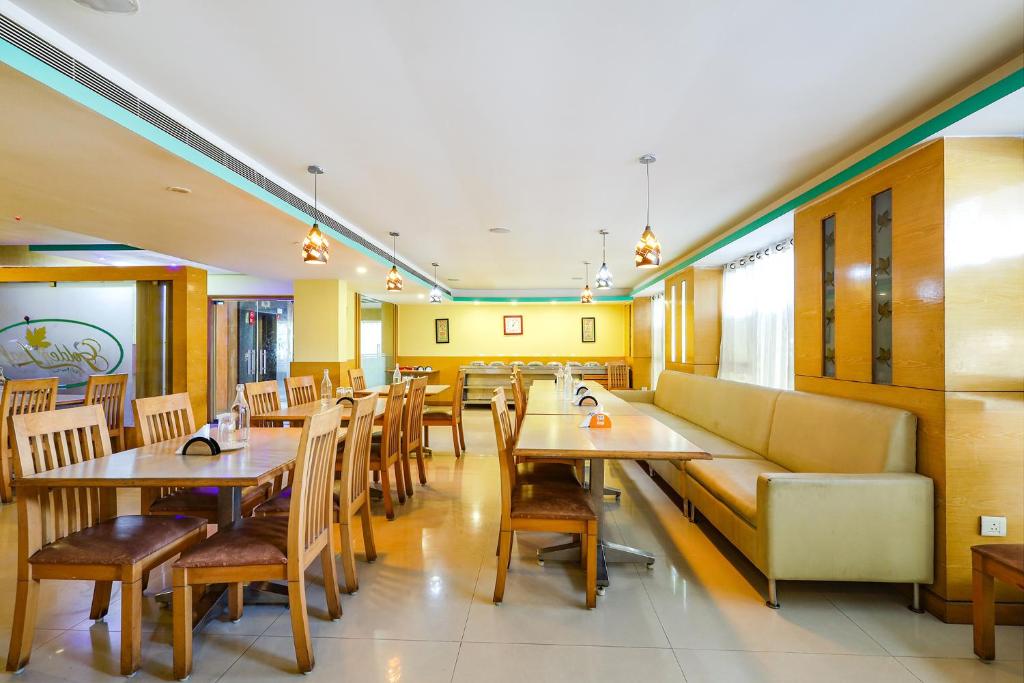 Posezení v ubytování Fabhotel Prime Mahalaya Residency - Nr Pallavaram Railway Station