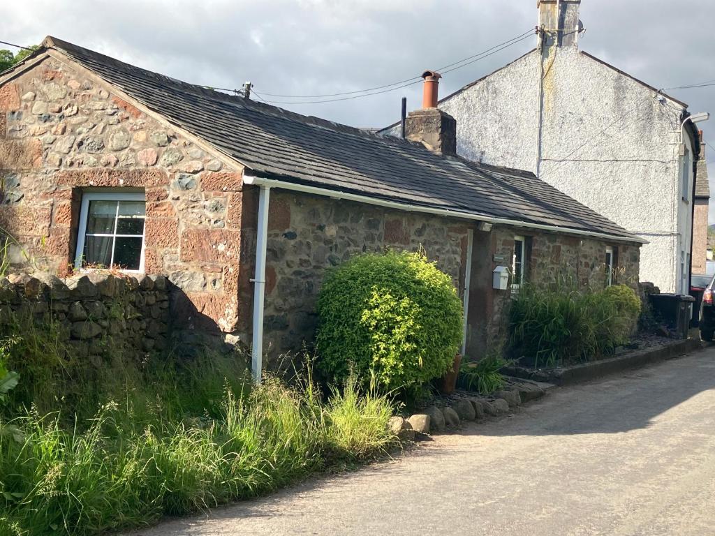 Το κτήριο όπου στεγάζεται  η παραθεριστική κατοικία