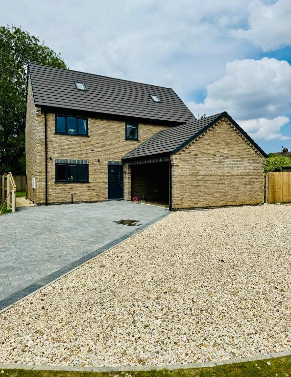 5-Bedroom Cottage, New Waltham, Grimsby
