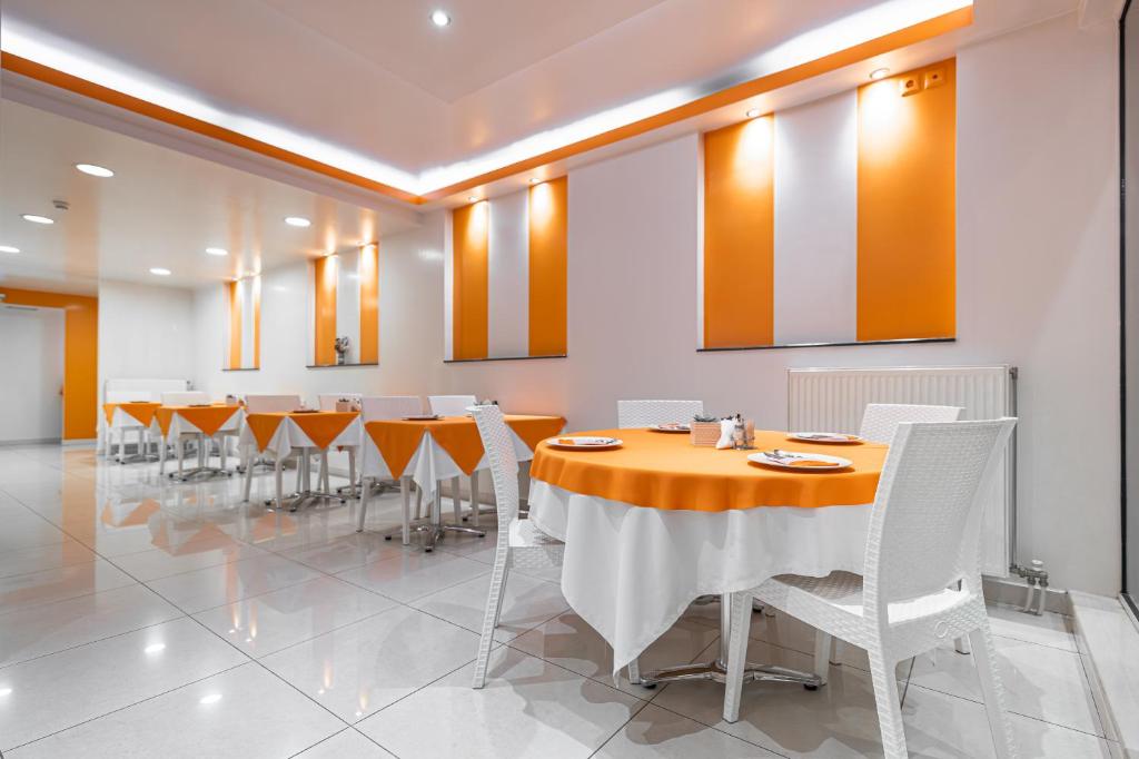 Restaurace v ubytování Faros I