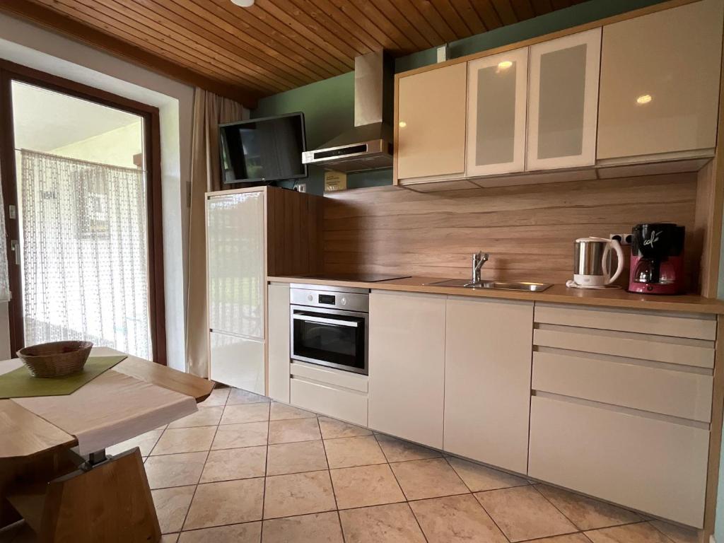Kuchyňa alebo kuchynka v ubytovaní Appartement Fischer