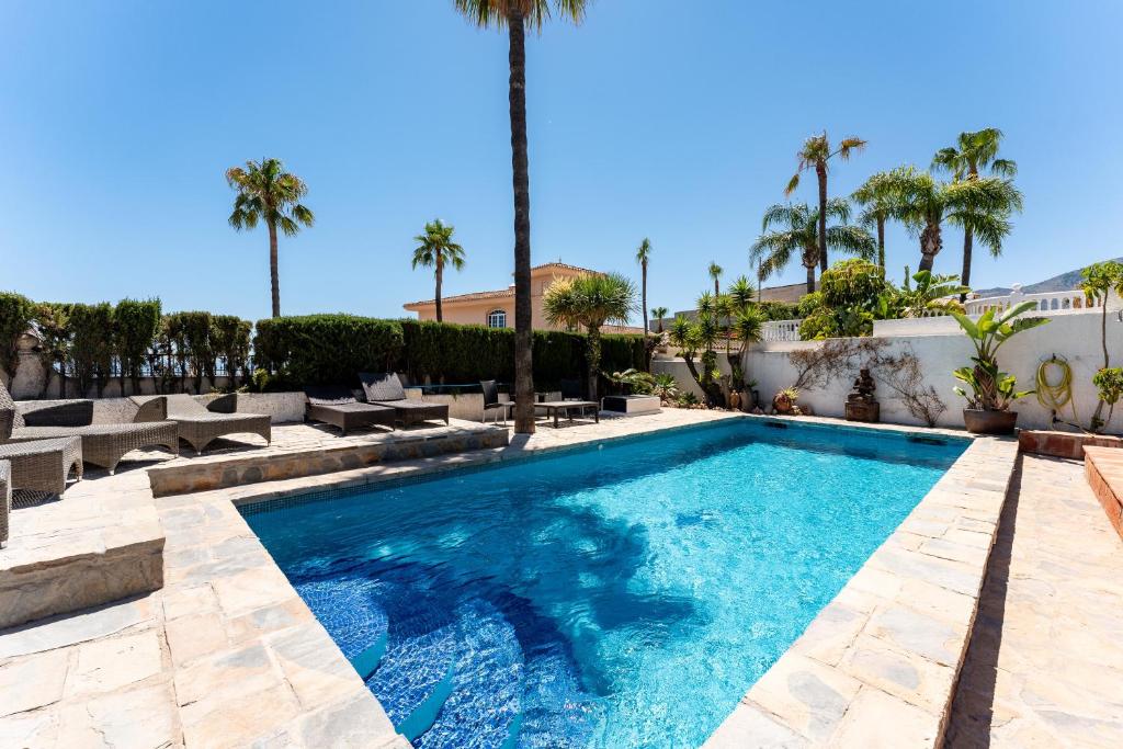 Bazén v ubytování Rustic Spanish Villa Saltwater Pool nebo v jeho okolí