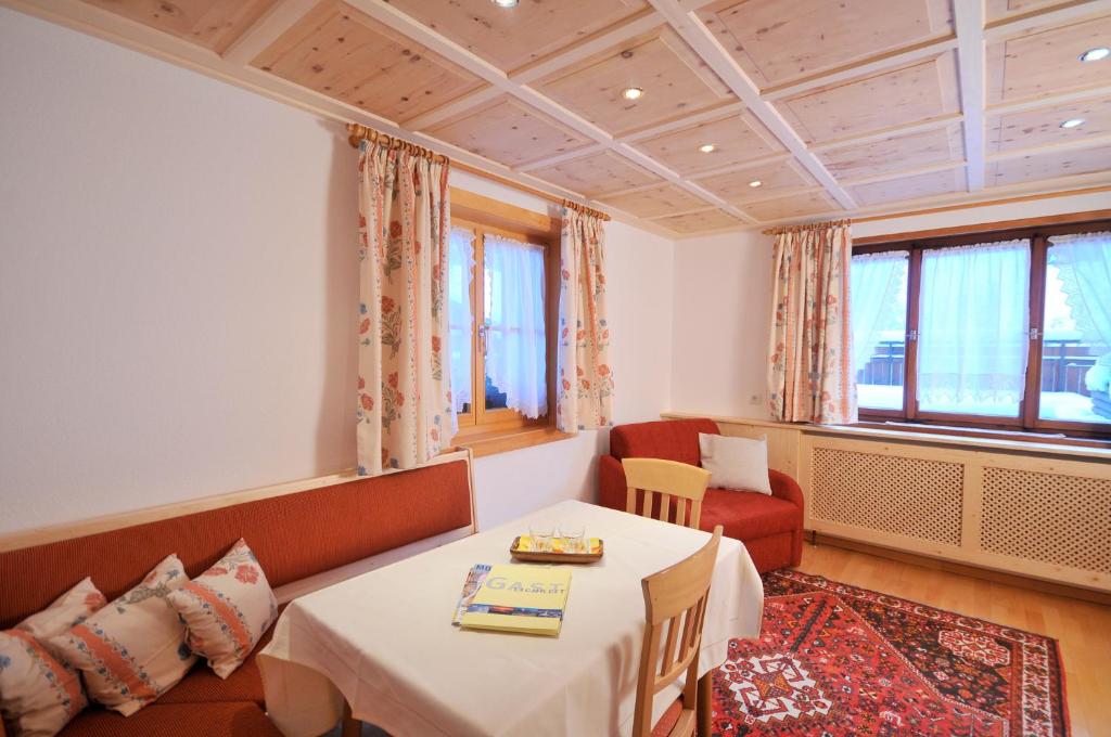 Posezení v ubytování Hotel-Pension Faneskla
