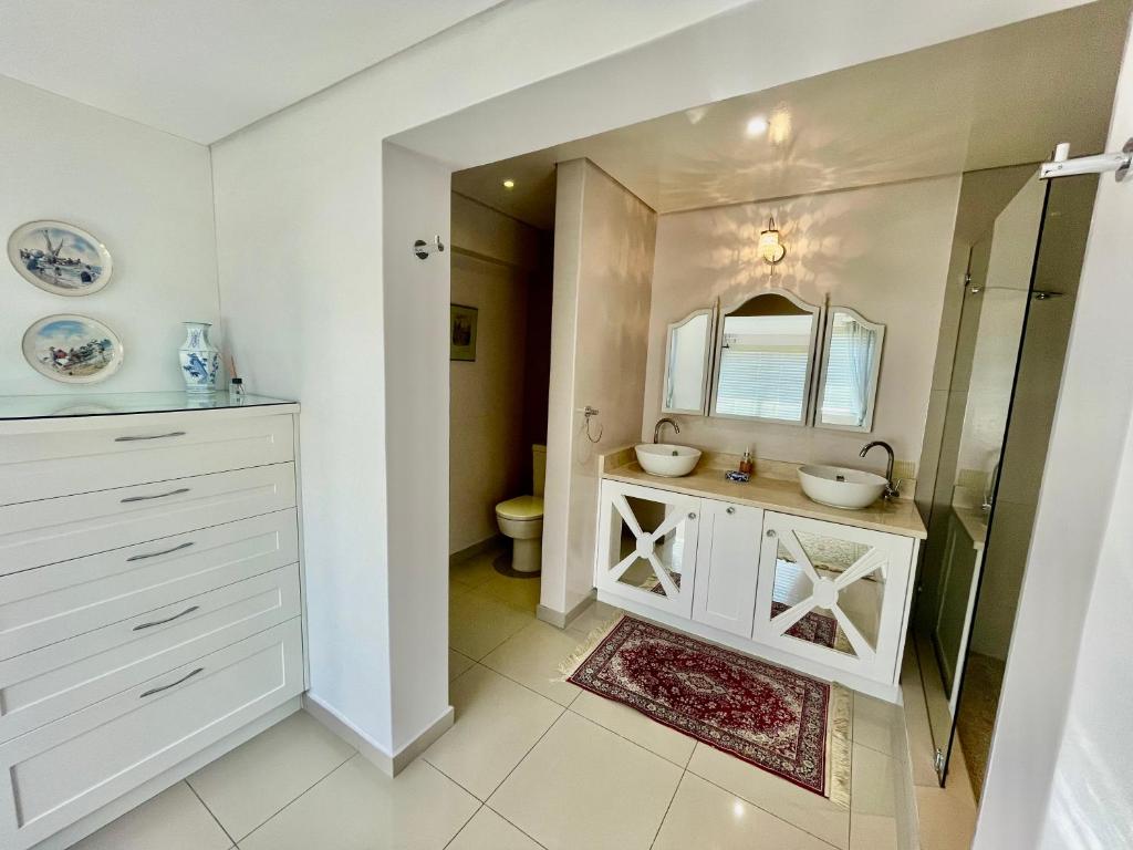 Hill Penthouse Plett - Best On Top - Image 8
