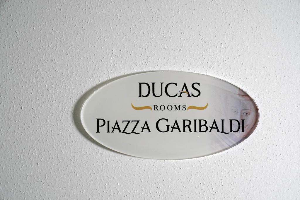 Ducas Rooms and Suite - Suite Familiar Con Balcón