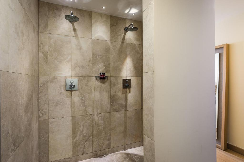 Scarlet Hotel - Adults Only - Justo A La Derecha (solo Ducha)