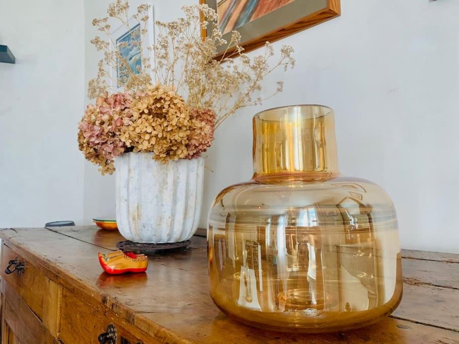 Photo de la galerie de l'établissement Maison de ville au Cœur d'Angoulême- 2 chambres-Wifi- Cosy - Idéal de 1 à 6 Personnes - conciergerie J&N, à Angoulême