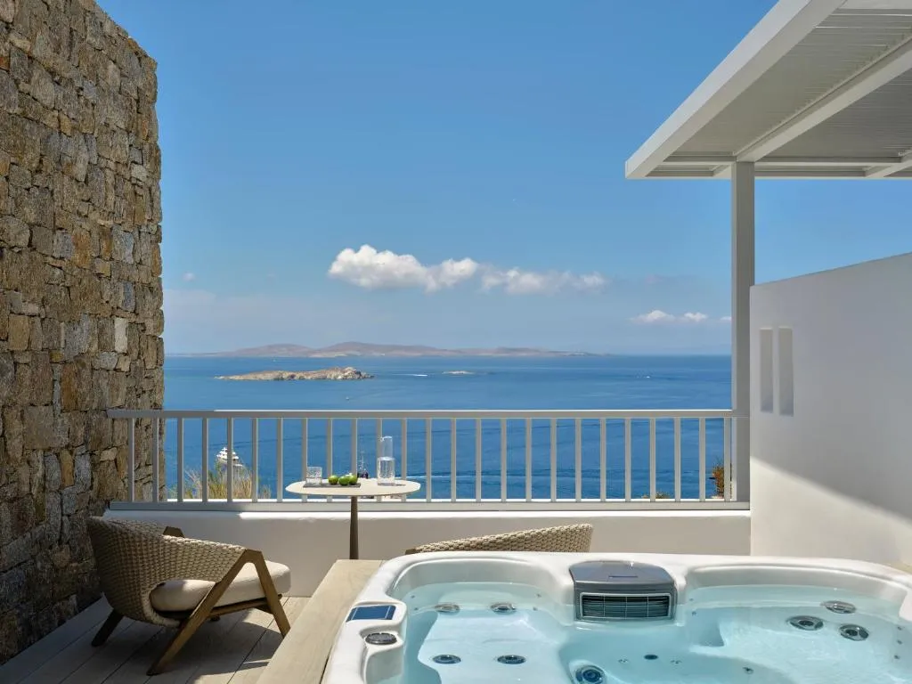 DELTA Room with Outdoor Hot Tub & Sea View