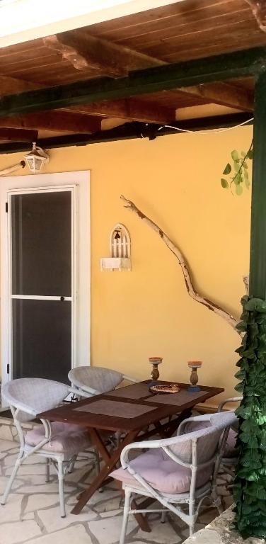 Fotografie z fotogalerie ubytování CASA NONNA Traditional guest house v destinaci Oziás