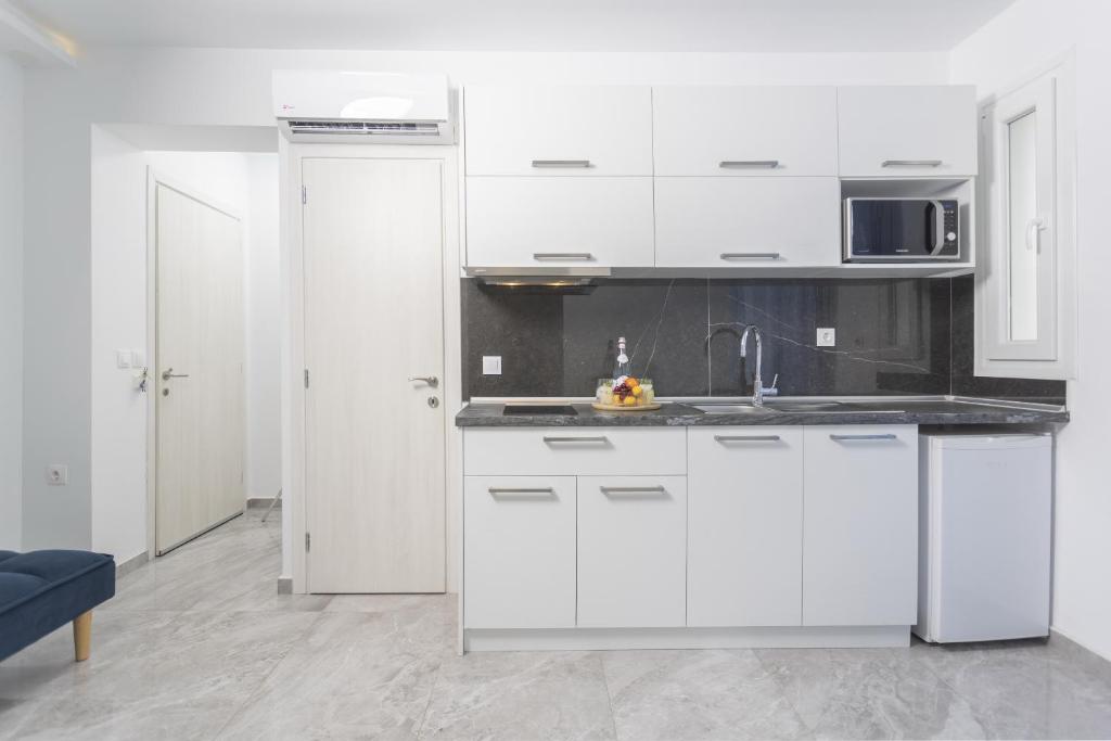 Asterias Premium Holiday Apartments - 6