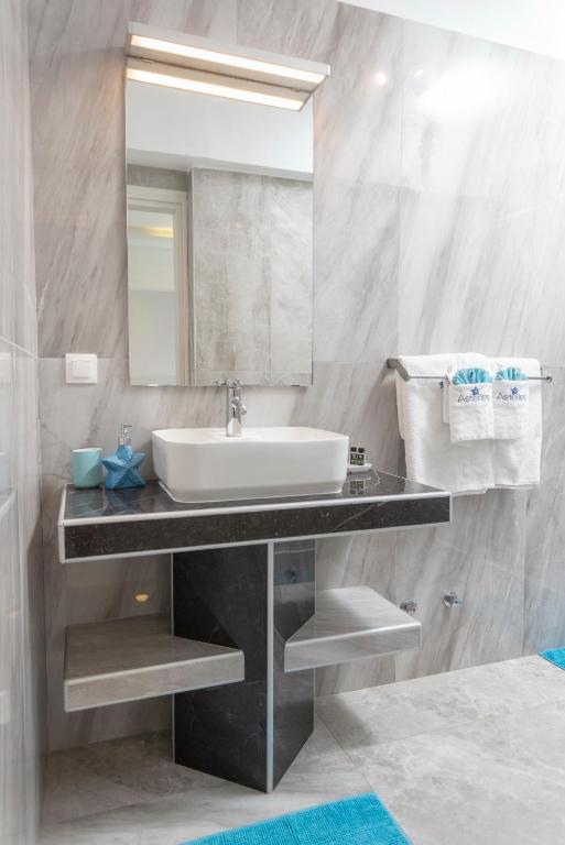 Asterias Premium Holiday Apartments - 2