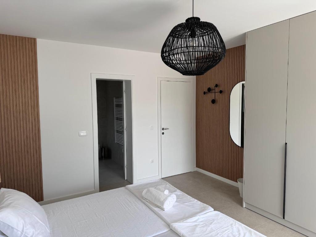 Postel nebo postele na pokoji v ubytování Villa Plesa with office and private pool