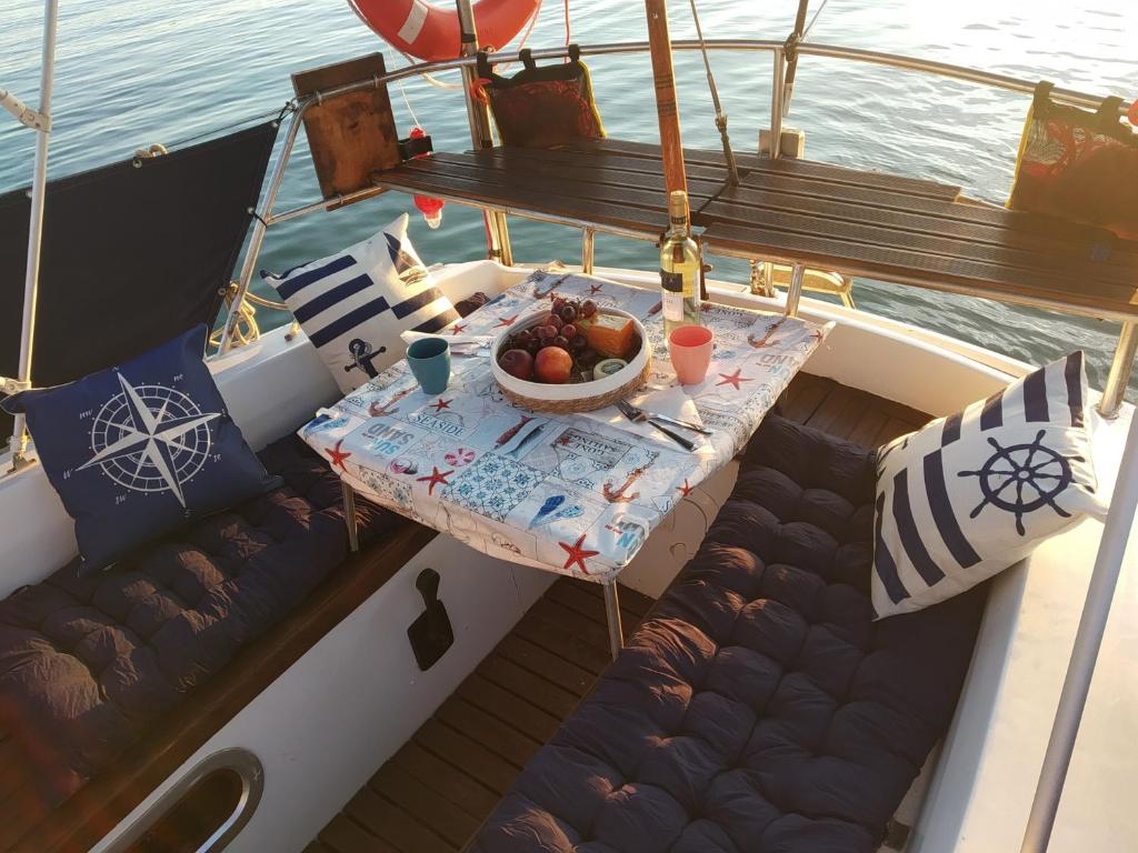 Φωτογραφία από το άλμπουμ του Houseboat - Faro in Ria Formosa στο Φάρο