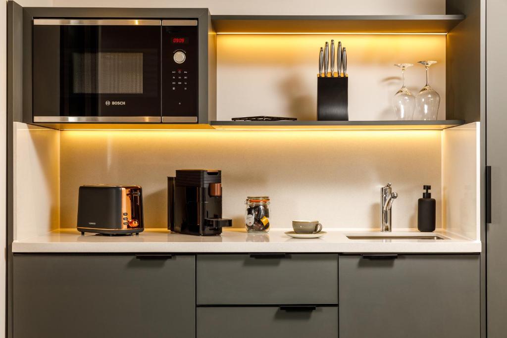 Southgate Hotel London - Deluxe Studio