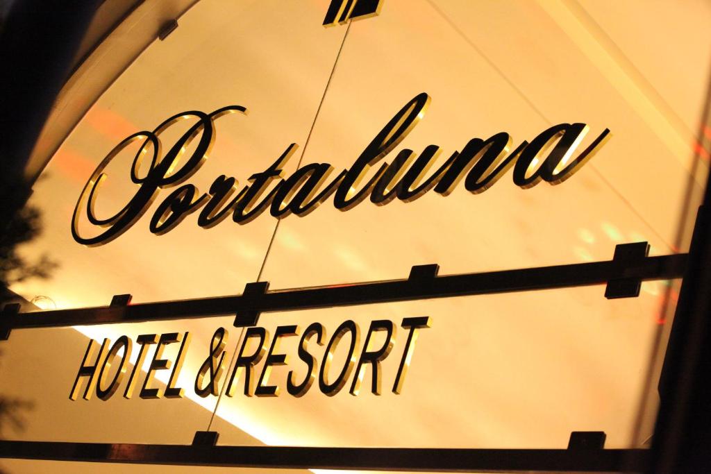 Certifikát, hodnocení, plakát nebo jiný dokument vystavený v ubytování Portaluna Hotel & Resort