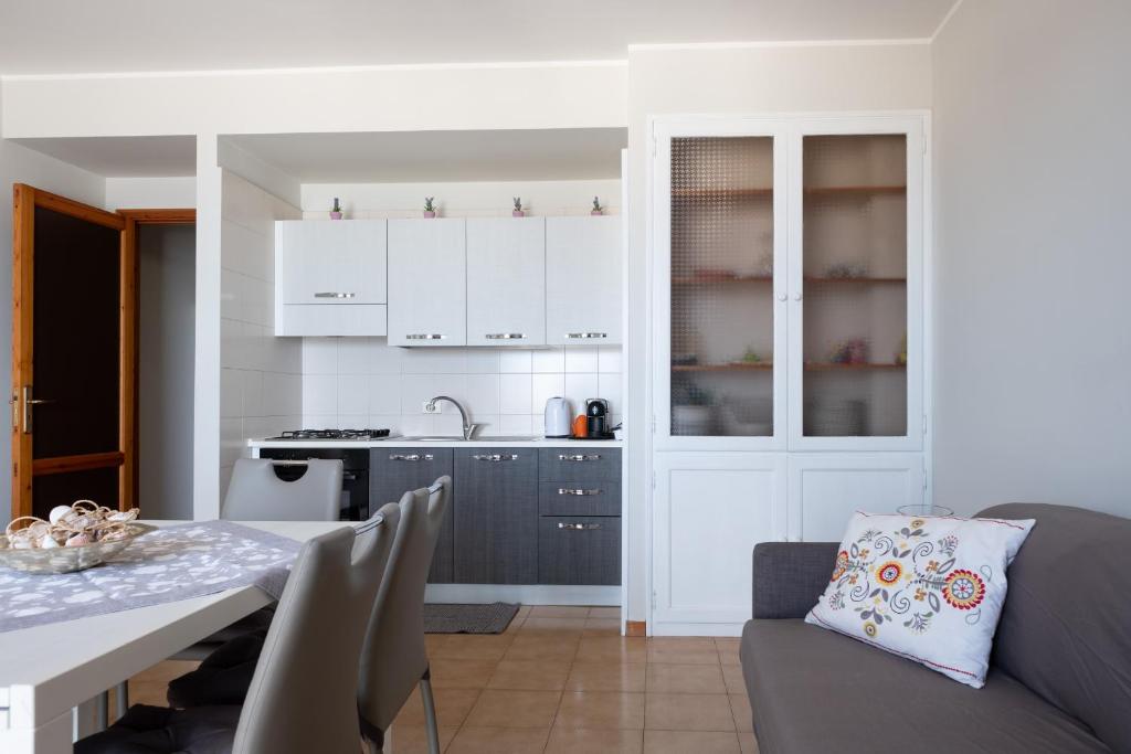 A kitchen or kitchenette at Apple house