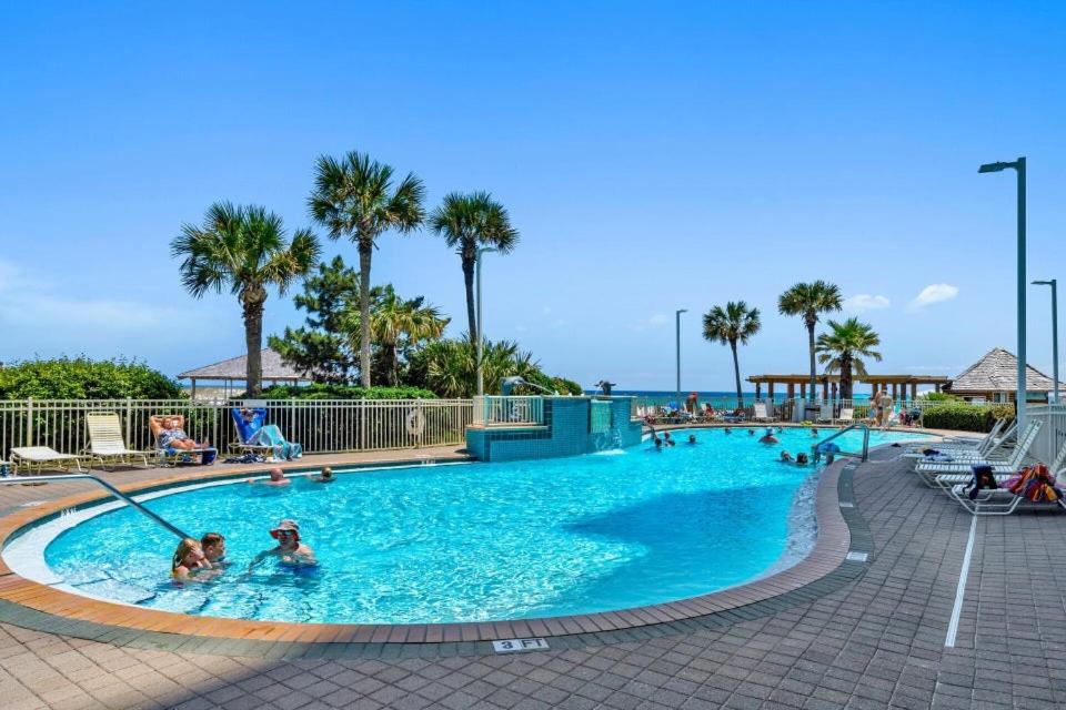 Der Swimmingpool an oder in der Nähe von Pelican&#39;s Landing