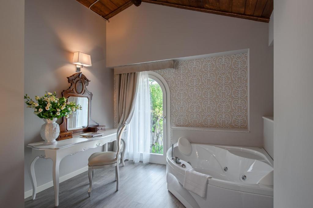 Borgo il Mezzanino - Suite Romántica Con Hidromasaje