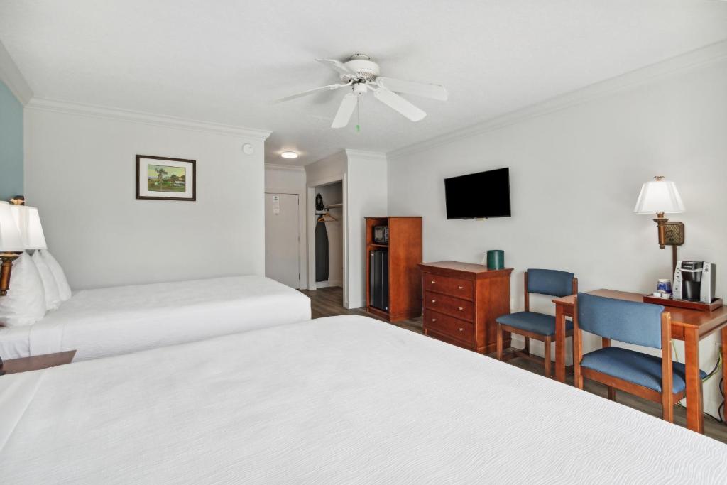 Seahorse Oceanfront Inn photo