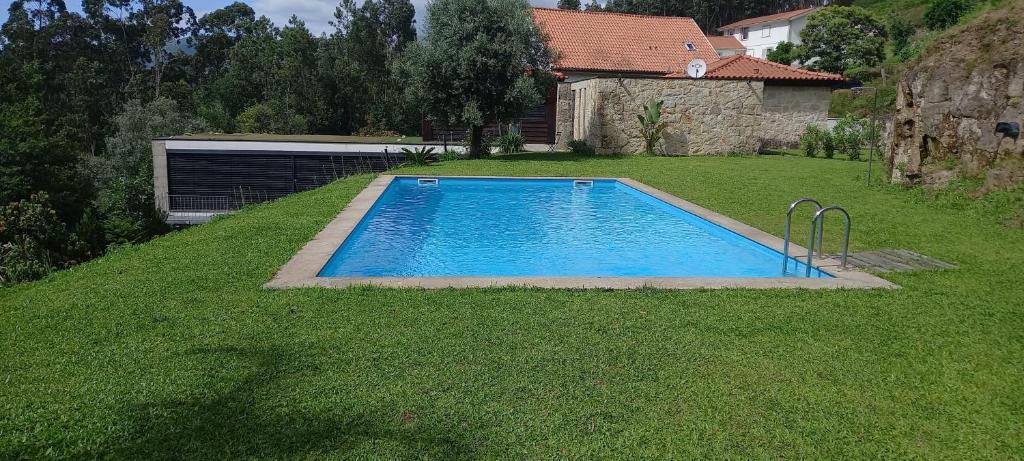 Kolam renang di atau dekat dengan Casa da Bouça - Casa de Campo