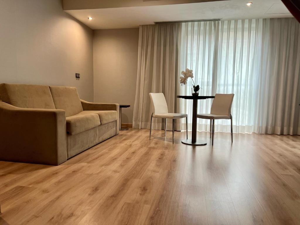 A seating area at Turia Granada