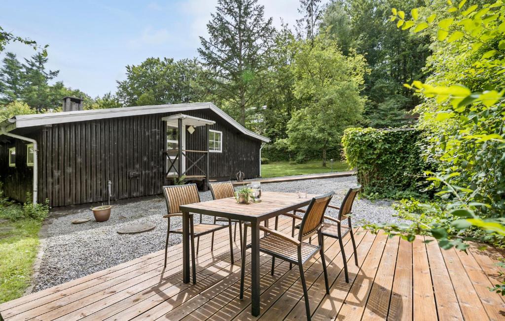 Zahrada ubytování 2 Bedroom Stunning Home In Gistrup