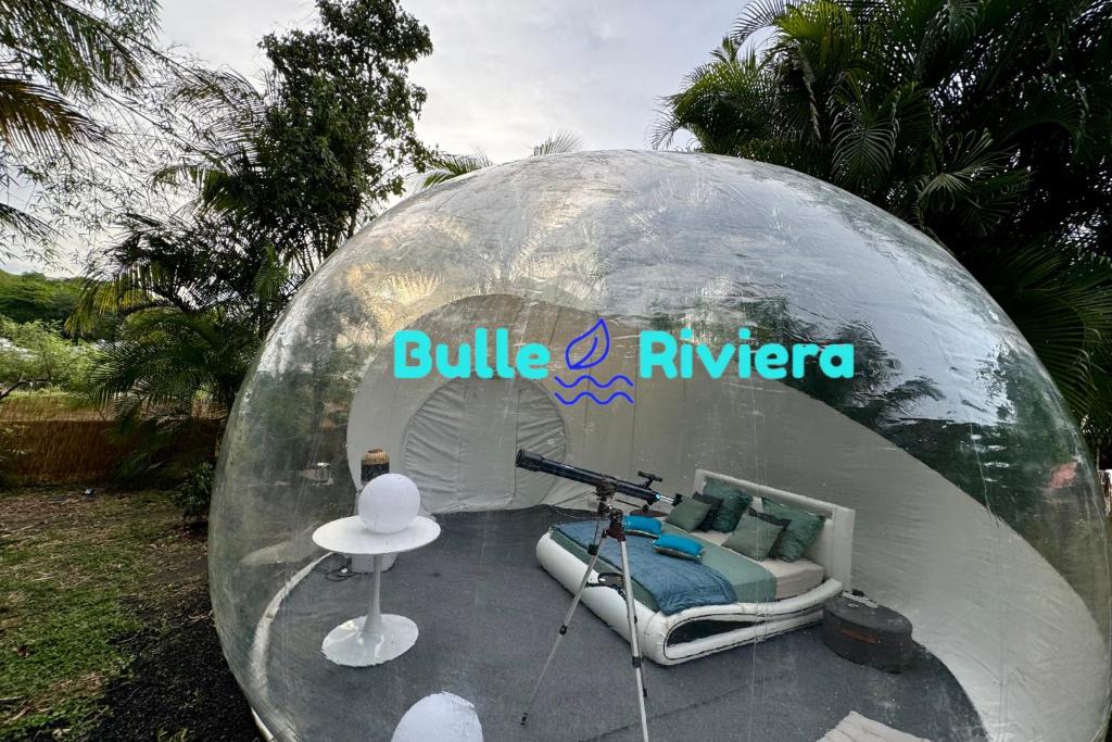 Fotografie z fotogalerie ubytování Nuit insolite dans une bulle avec spa privatif en Martinique! v destinaci Rivière-Salée