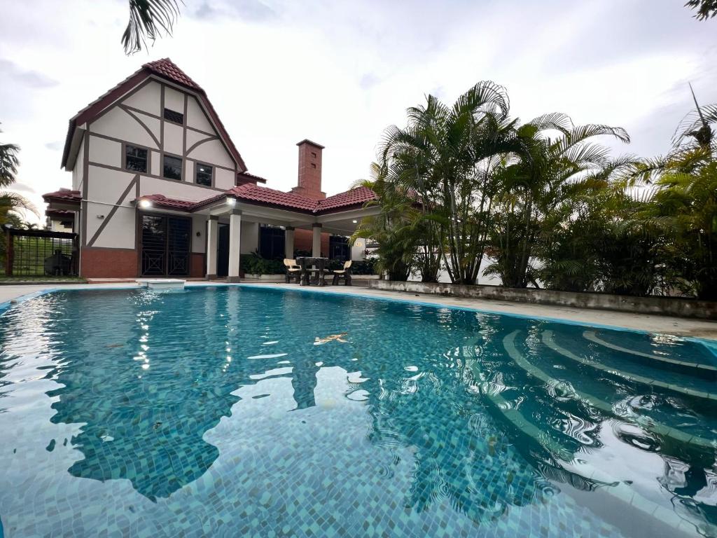 Πισίνα στο ή κοντά στο Private Pool Villa 931 - Fong Homestay