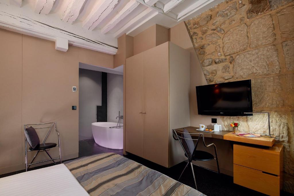 Hôtel de Notre-Dame - Resim 34