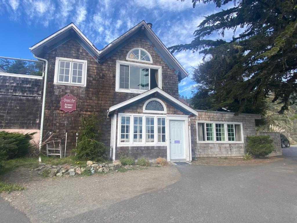 Jenner Inn photo