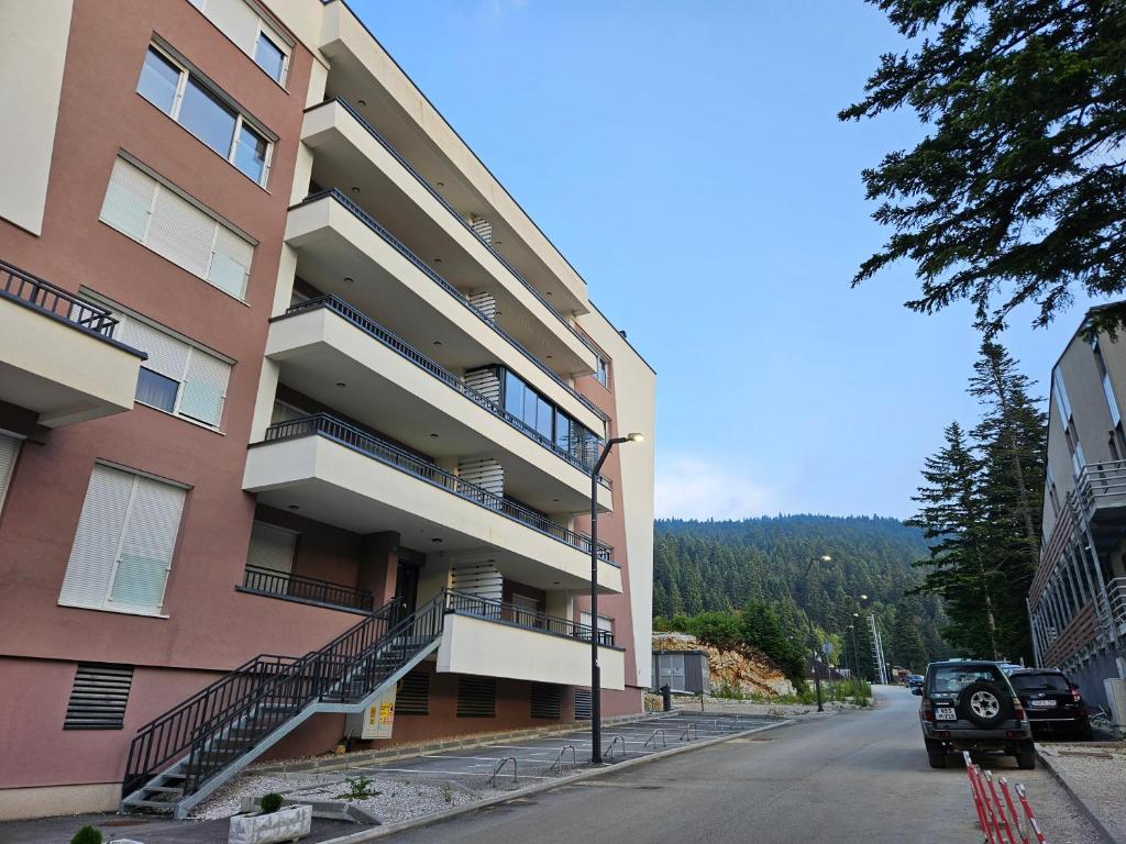 Apartman Kadic Bjelasnica - Free Private Garage Parking - Apartamento De Un Dormitorio