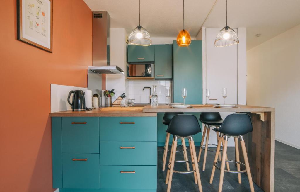 Η κουζίνα ή μικρή κουζίνα στο Guéthary Kurlinka - appartement avec balcon - place de stationnement privée