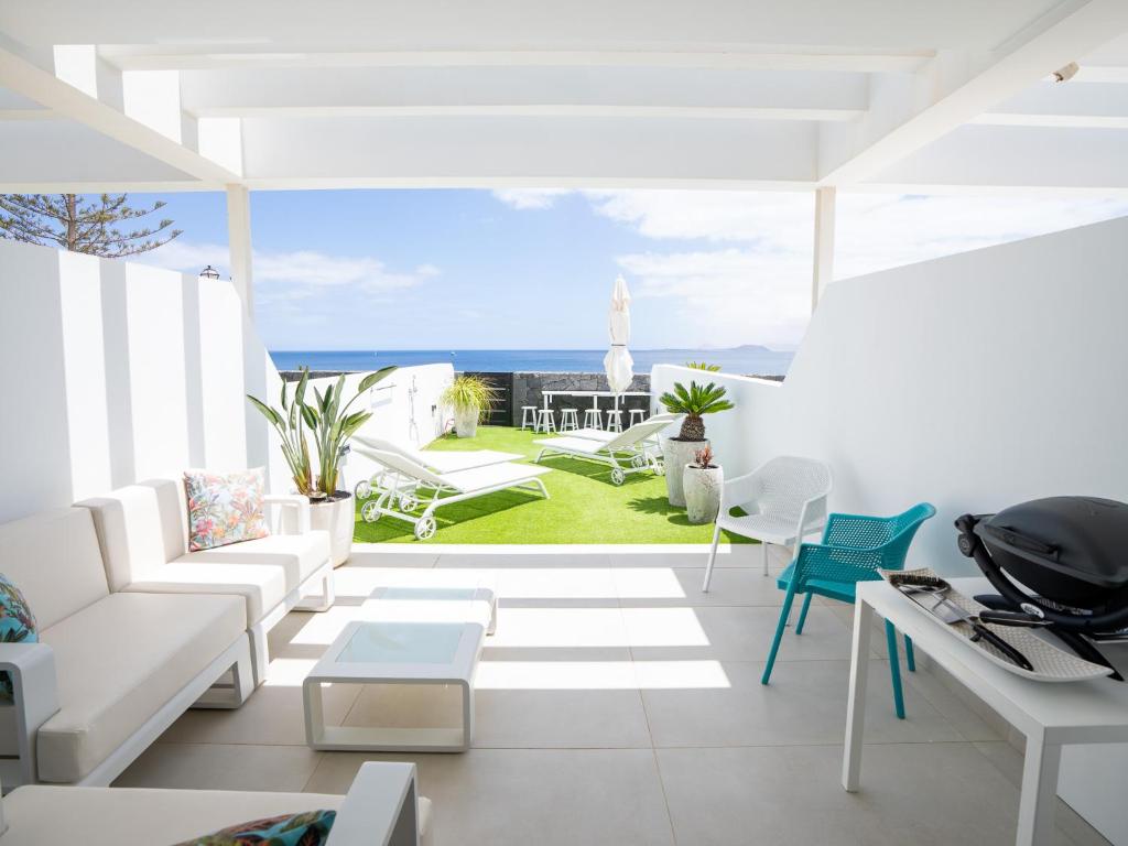 Villa La Perla - Oceanfront - View to Fuerteventura Lobos