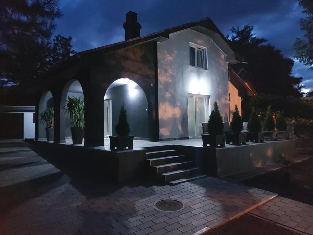 Foto dalla galleria di Silver Rose apartman a Veliko Gradište