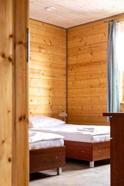 SZUMI LAS - Chambre Lits Jumeaux Avec Salle De Bains Privative