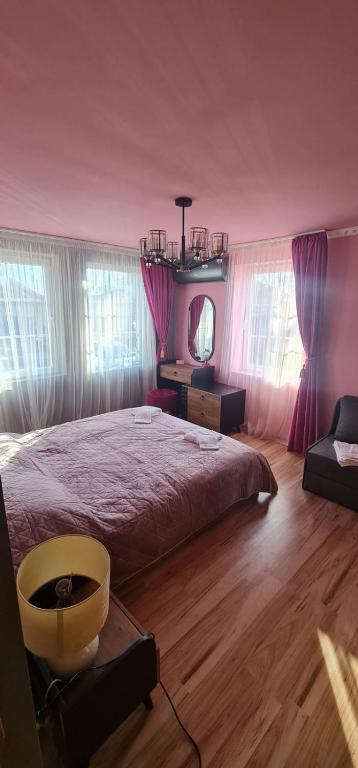 Postel nebo postele na pokoji v ubytování Долапите guest house с. Градище