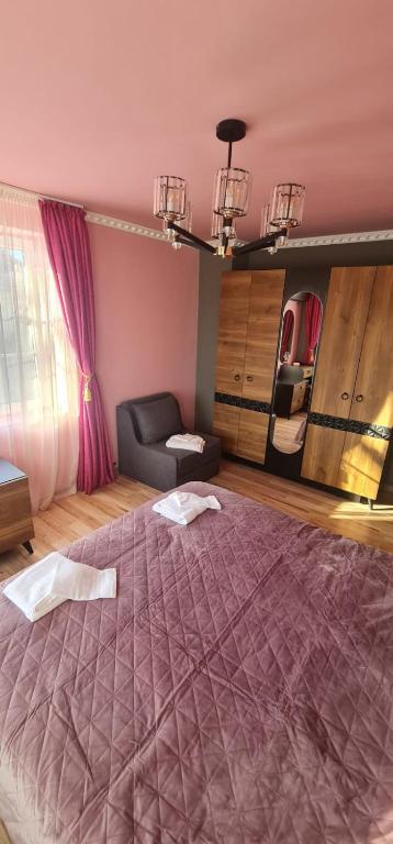Postel nebo postele na pokoji v ubytování Долапите guest house с. Градище